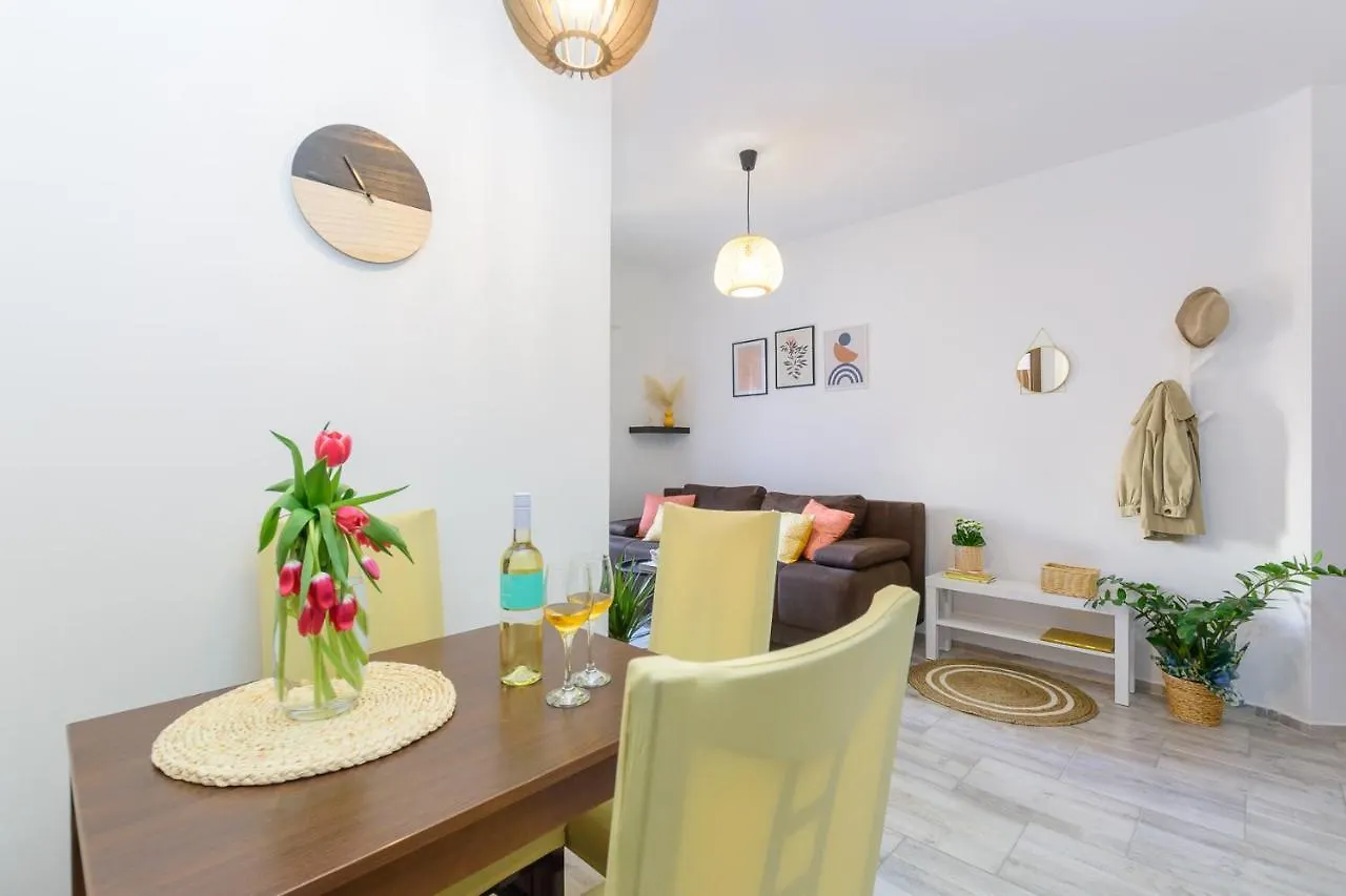 Apartment Easy Medulin 0*,  Croatia